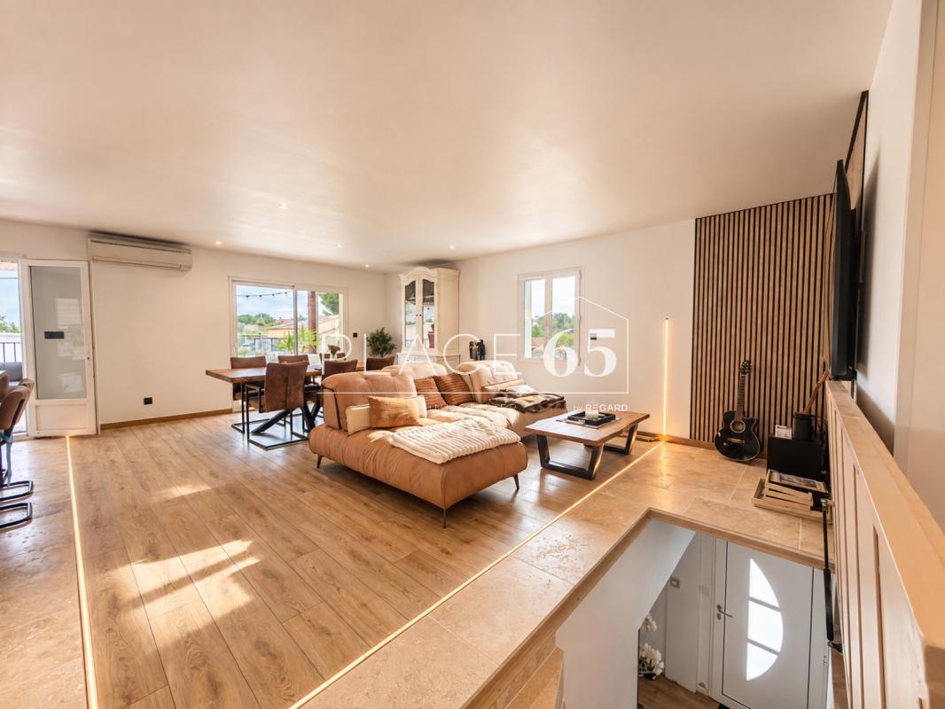 MAISON RÉNOVÉE AVEC PISCINE À BELLEGARDE