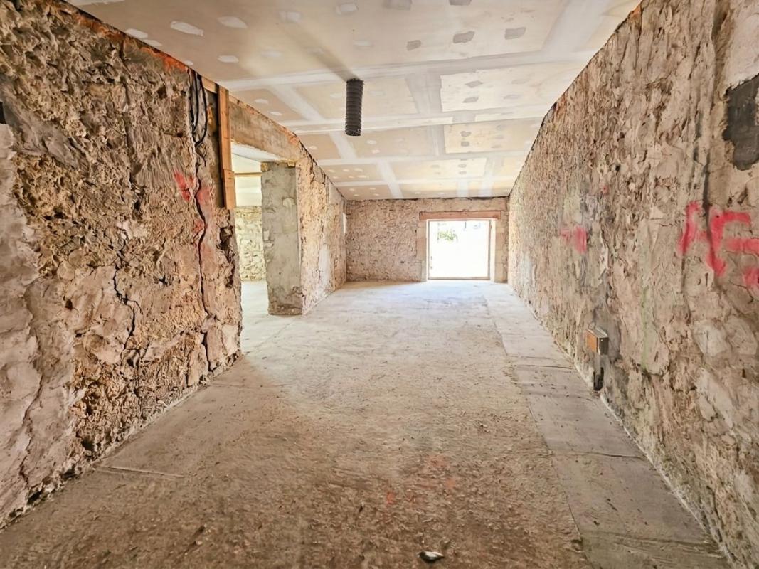 À Vendre à Montfrin - Maison de village de 85m² avec terrasse tropézienne