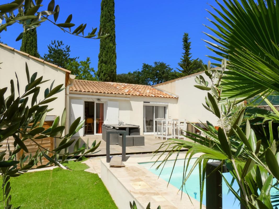 Mazet de charme 57m2, jardin intimiste avec piscine cocktail