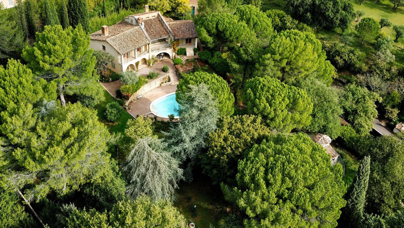 Maison À Vendre Villeneuve Les Avignon, 218 m², 5 chambres, Parcelle 3700 m²