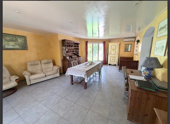 Villa 126m2,3 chambres,  jardin, piscine, solarium