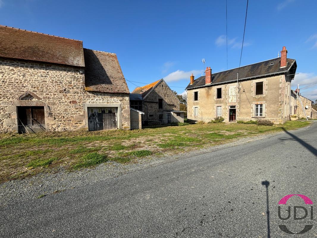 À vendre à Lavaufranche : Superbe corps de ferme en pierre avec potentiel exceptionnel !
