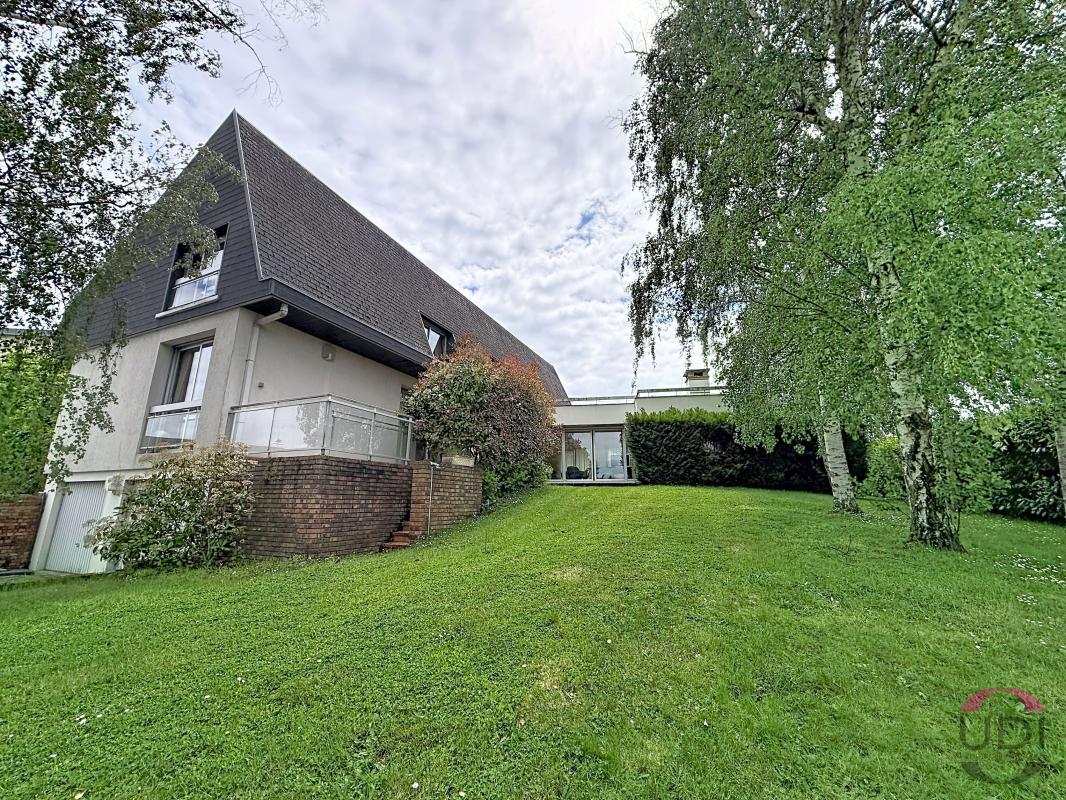 Maison d’architecte avec vue dominante – Lavault-Sainte-Anne, aux portes de Montluçon