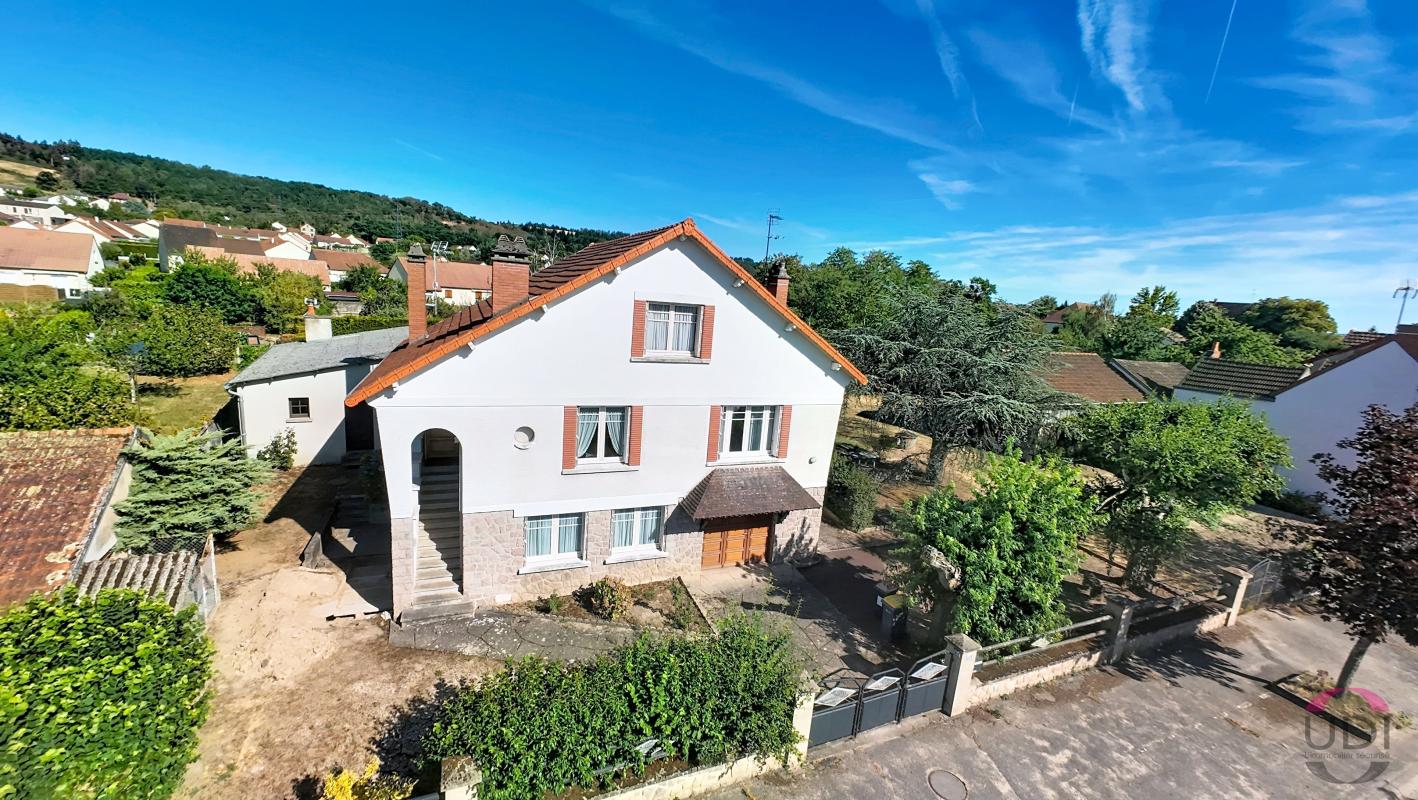 Maison familiale avec parc arboré et dépendance – Secteur recherché