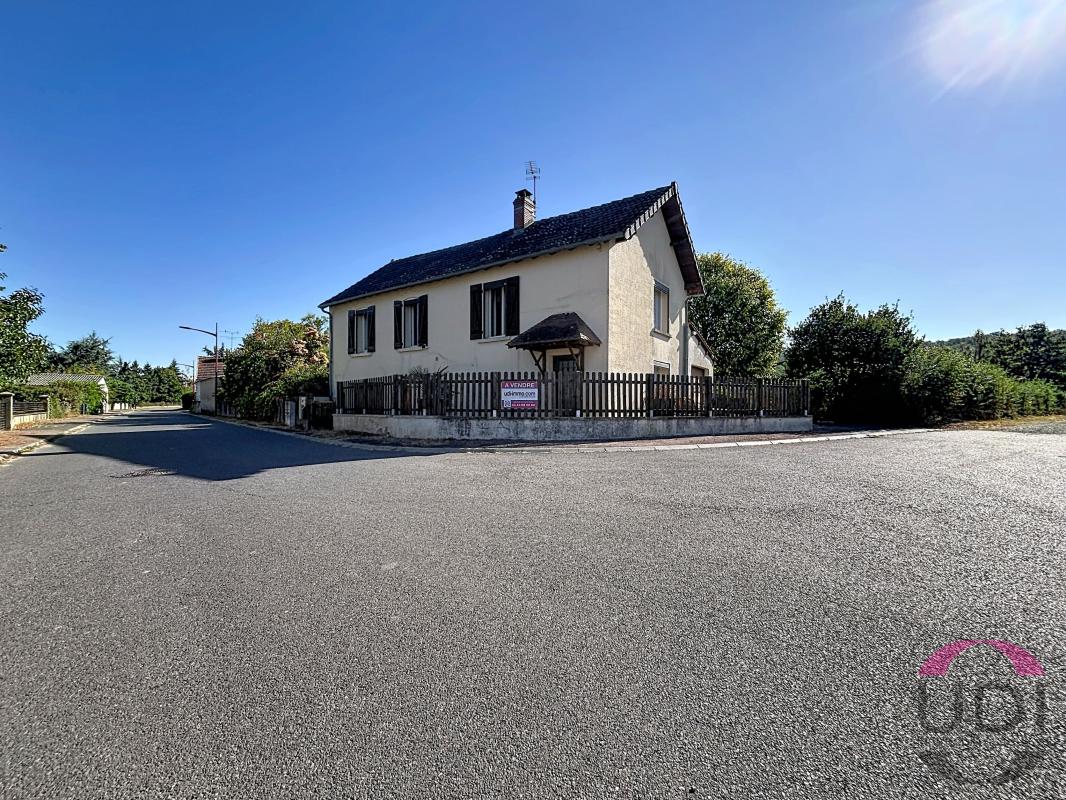 Saint-Victor – Maison avec sous-sol complet, Deux chambres, Garage et Dépendances