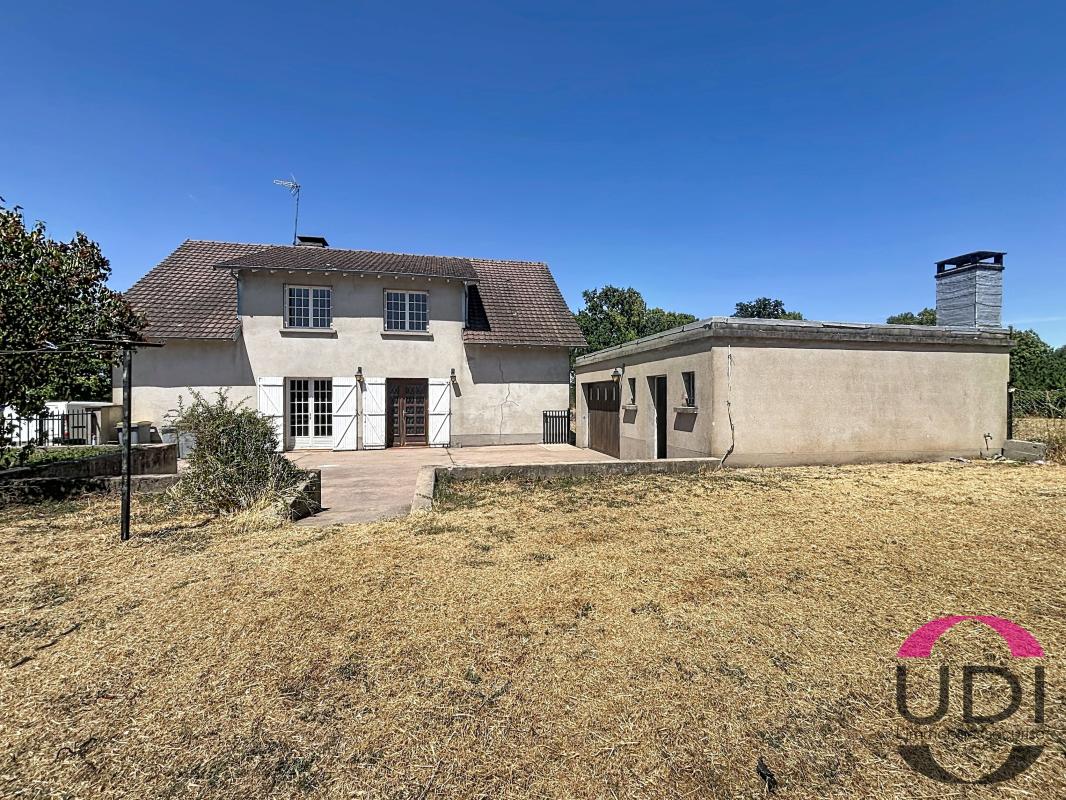 Maison familiale 160 m² avec hangar de 80 m² et terrain de 2 600 m² - Malicorne