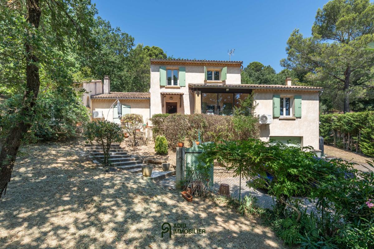 Maison familiale de caractère avec jardin de plus de 4000 m² dans un environnement privilégié