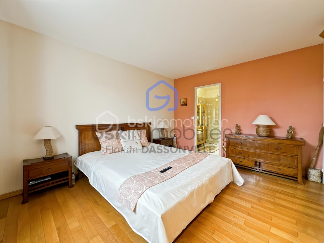 Maison PLAIN-PIED 120 m2 - 4 chambres - Terrain 586 m2 - Garage double