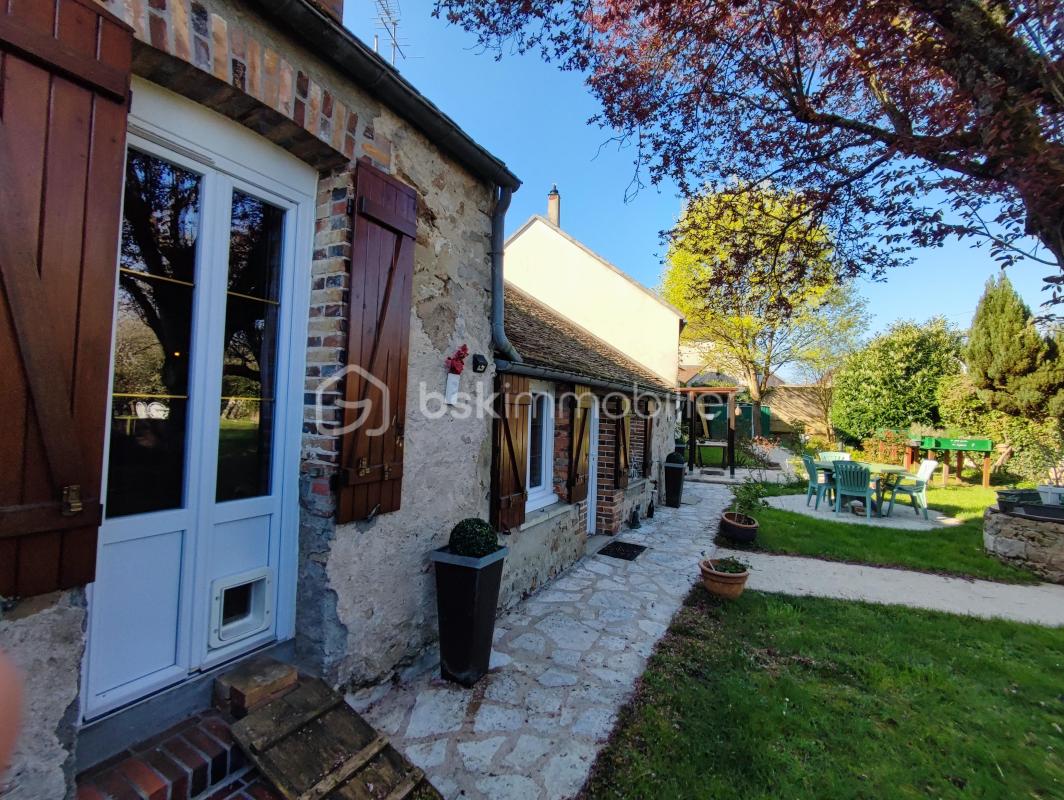 Longère de 136 m² avec grange, cour et jardin de 824 m²