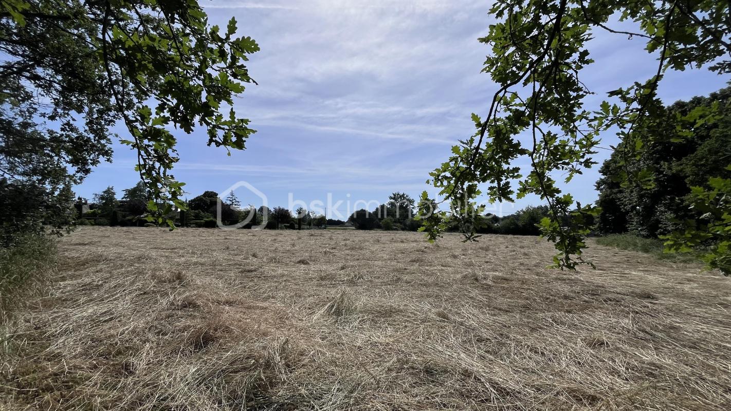Incroyable !! 7290m² de terrain en centre Bourg