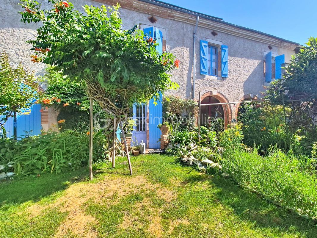 Coup de cœur à Espalais : pierre, jardin et beaux volumes