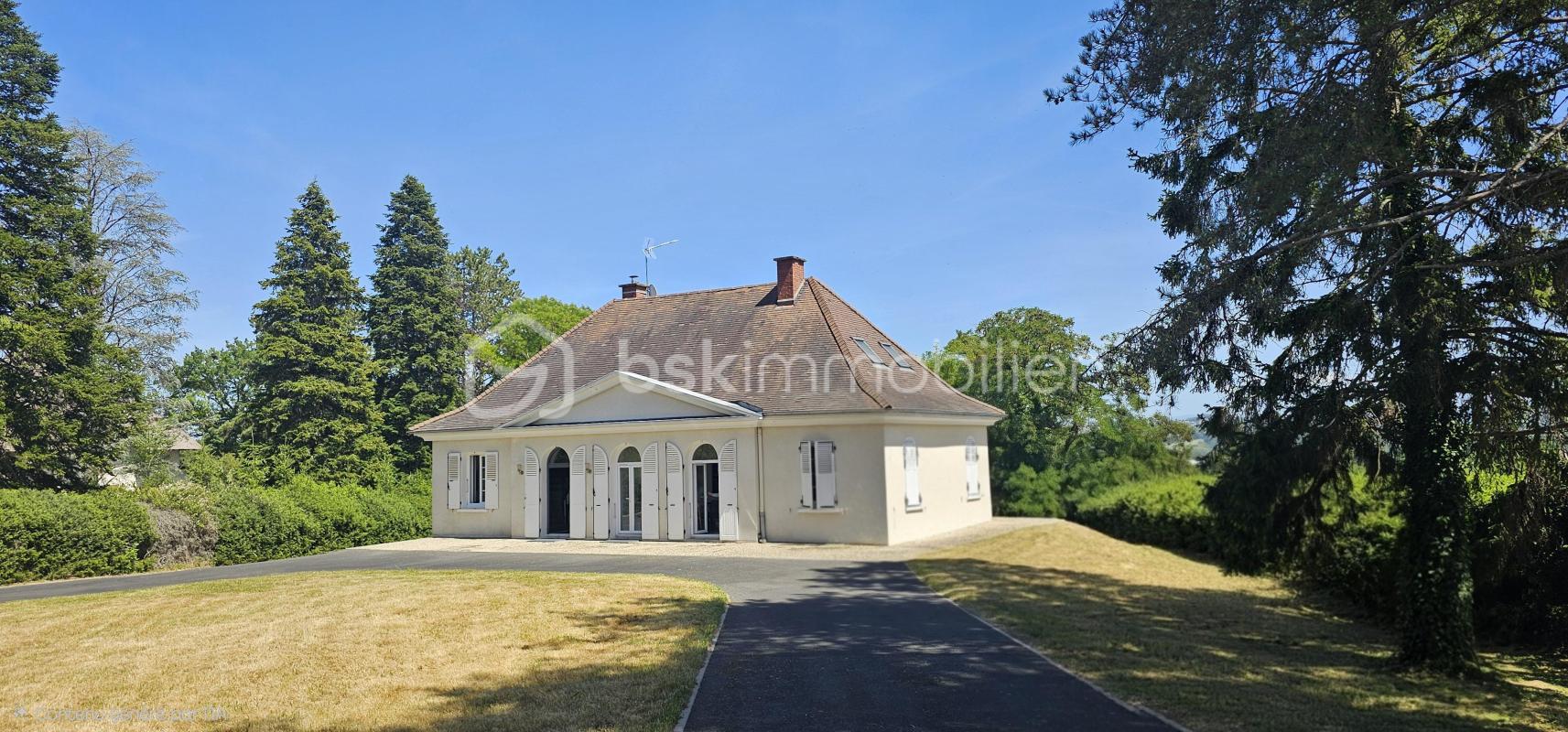 Maison de 203 m² bâtie sur sous-sol total parasismique en béton banché