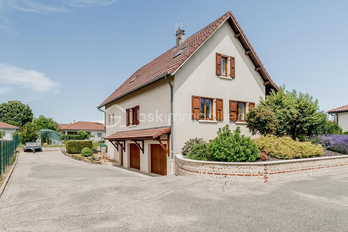 MAISON AU CALME AVEC 4 CHAMBRES ET UN BUREAU SUR SOUS SOL COMPLET