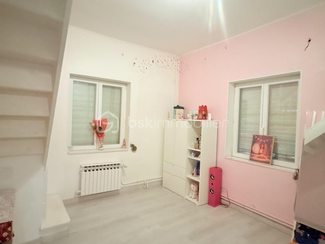 Maison de ville semi mitoyenne 120 m2 3 chambres jardin garage accès rapide gare