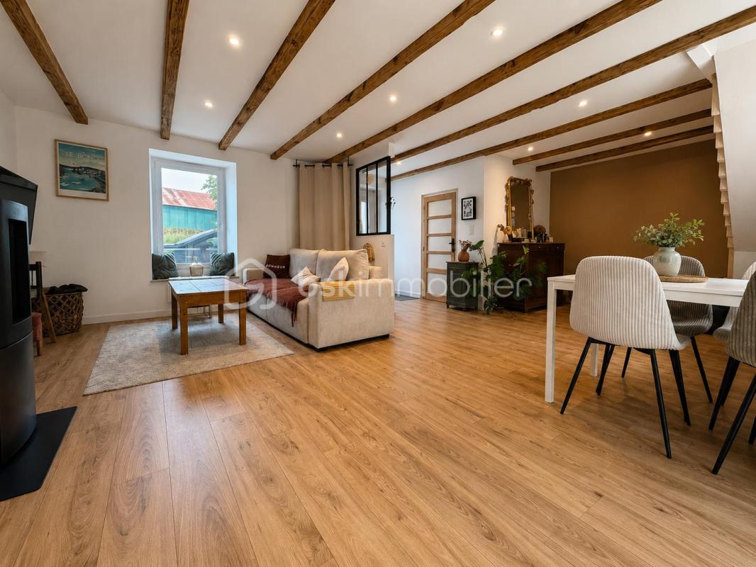 Maison de ville 94 m² environ – 3 chambres – Centre-bourg de Plumergat