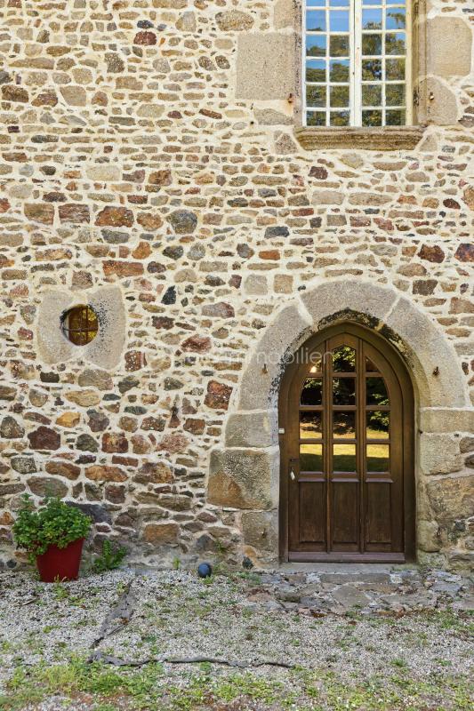 Manoir d'exception au cœur d'un bourg de caractère, entre terre et mer