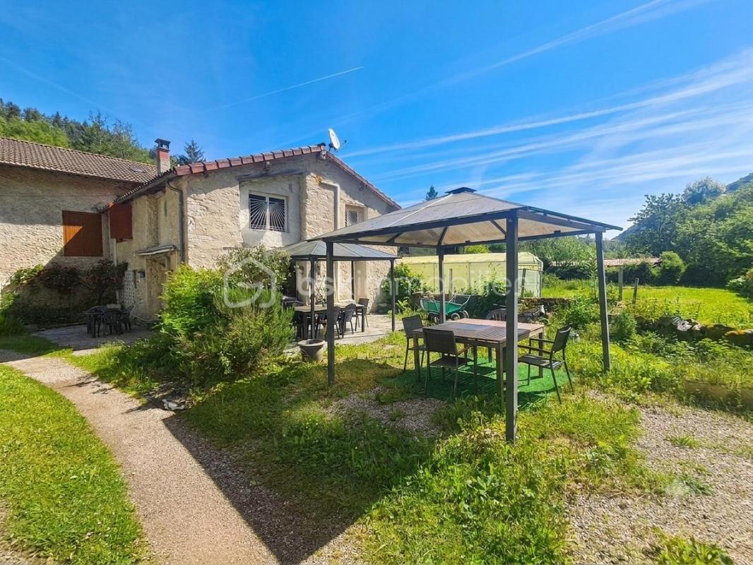 Charme et Authenticité : Maison en pierre restaurée (100m²)
