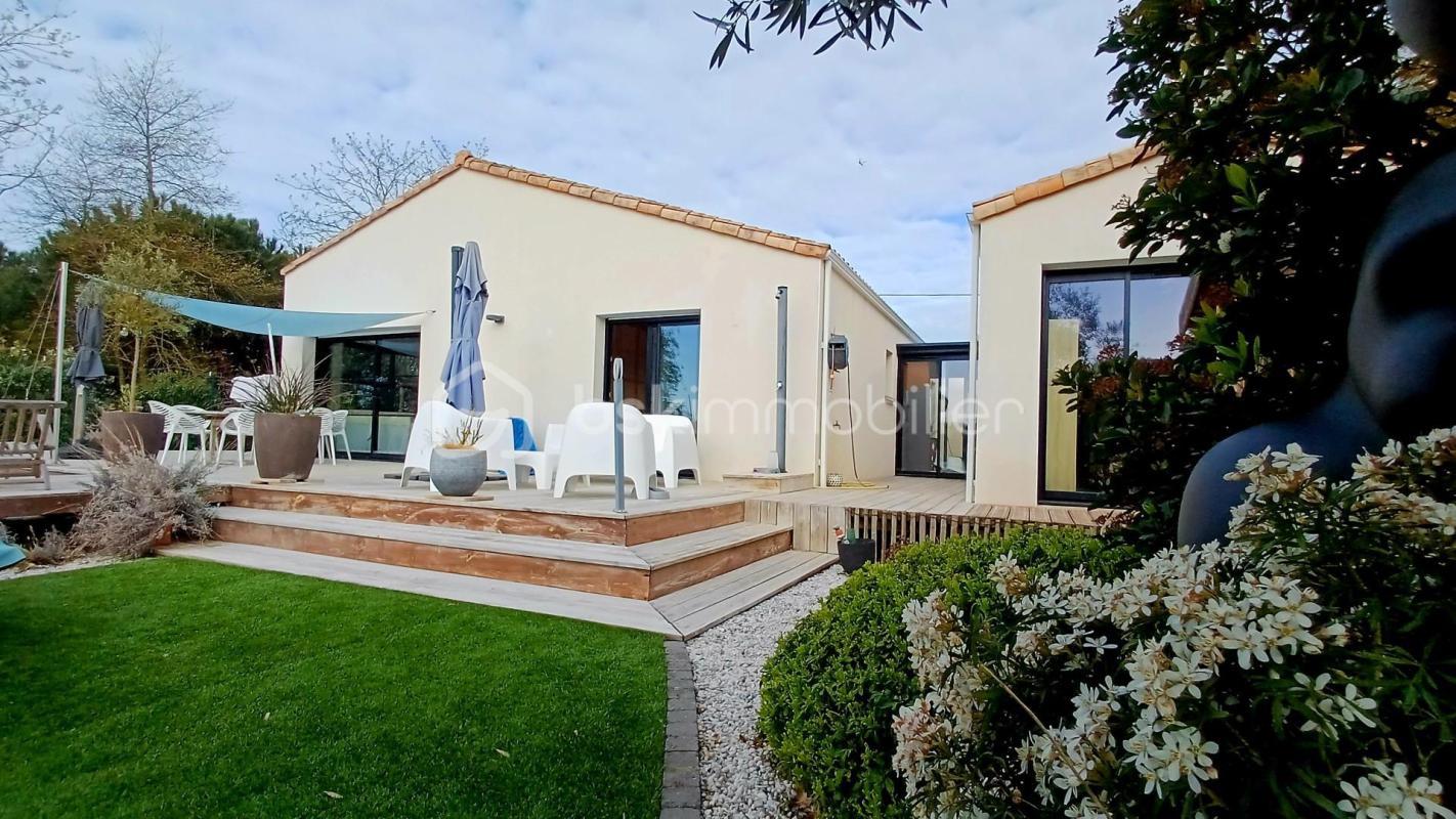 Maison contemporaine avec piscine