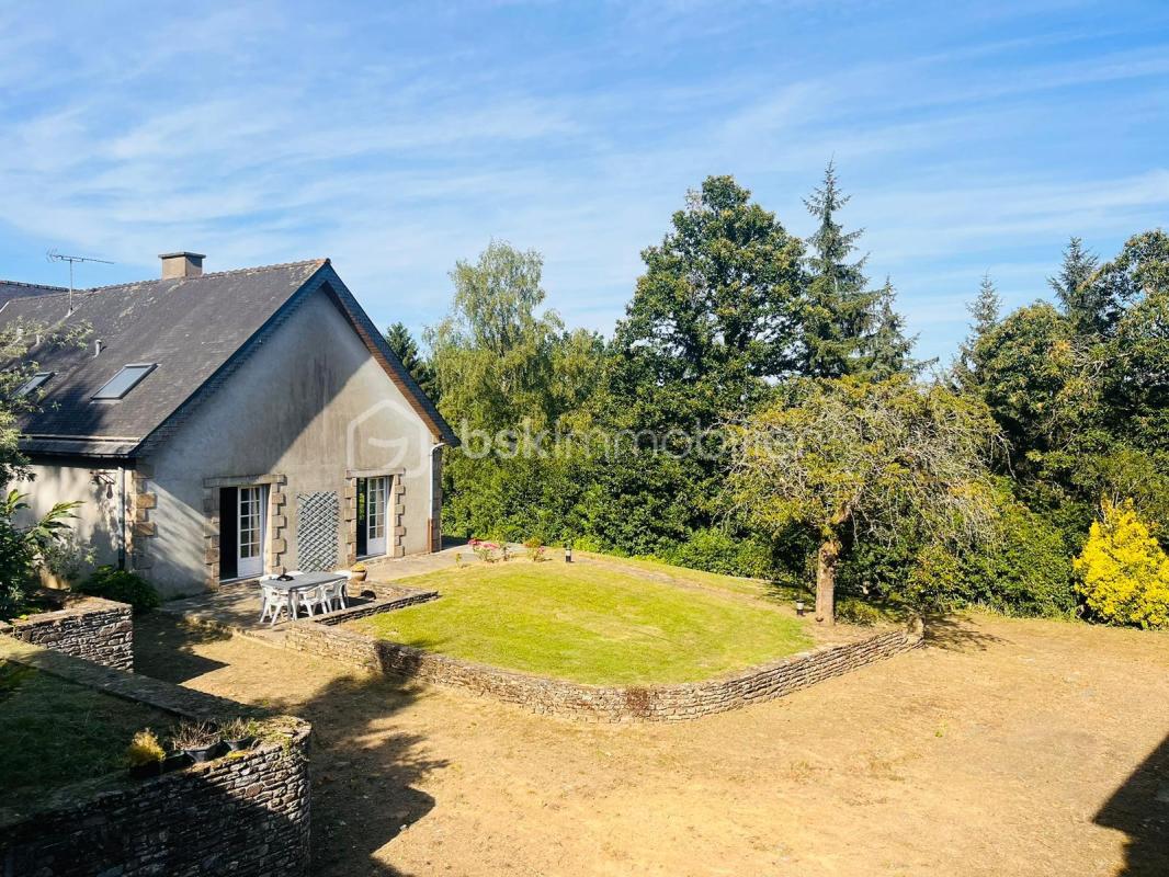 Maison de 255 m² avec grande dépendance