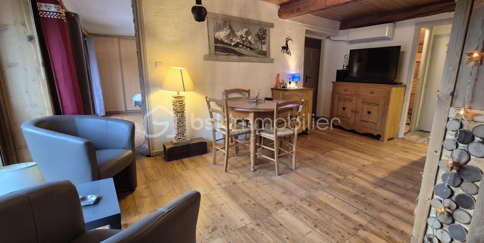 ️✨ À vendre – Charmant duplex rénové avec balcon et vue imprenable à Villars-Colmars ☀️