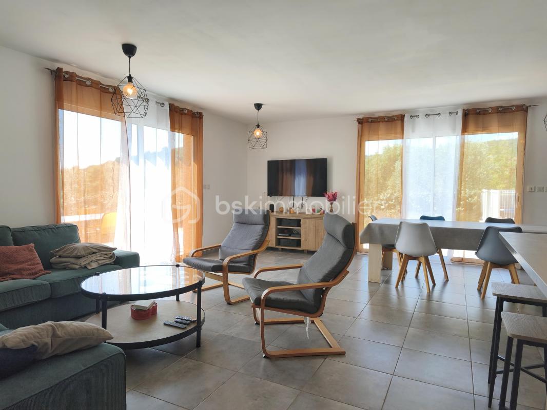 Maison contemporaine de plain-pied – 105 m² – 4 chambres – Piscine – Terrain de 875 m²