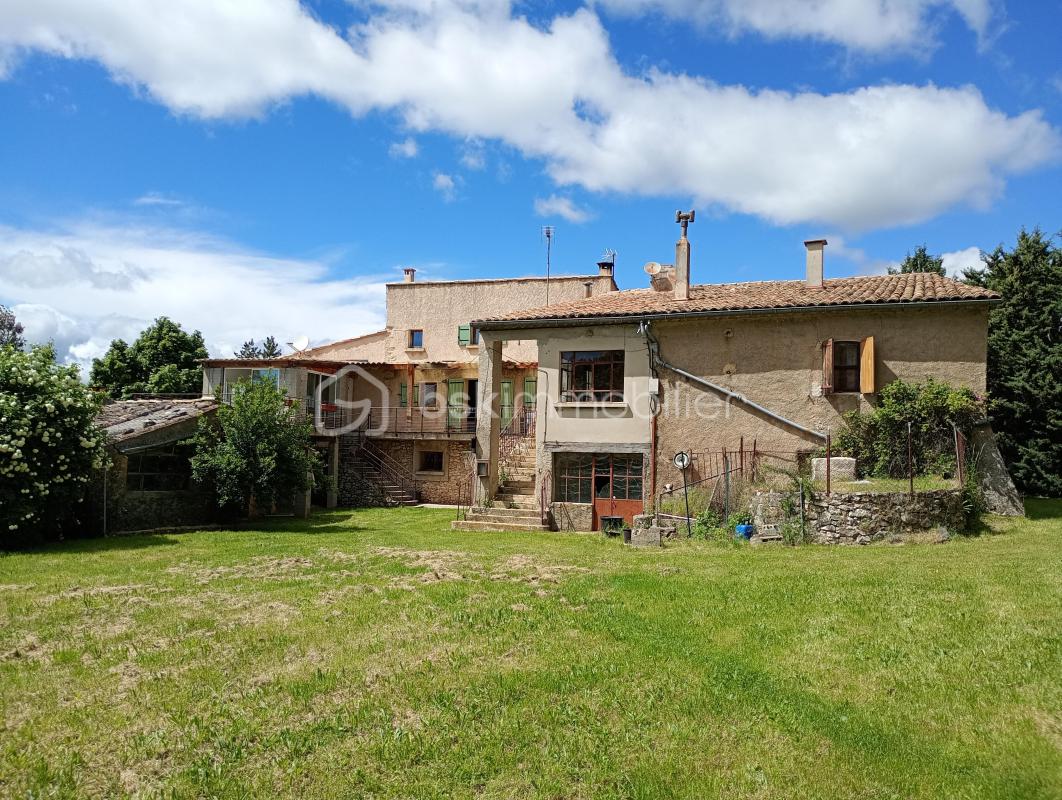 Rare à la vente : Ensemble immobilier d’exception – 2 ha, 600 m² à métamorphoser en havre provençal