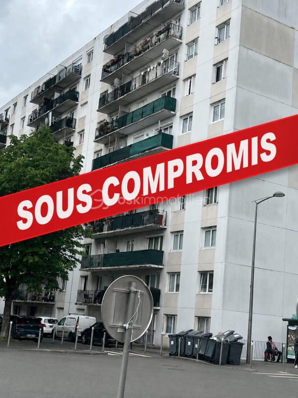 Face à la mairie