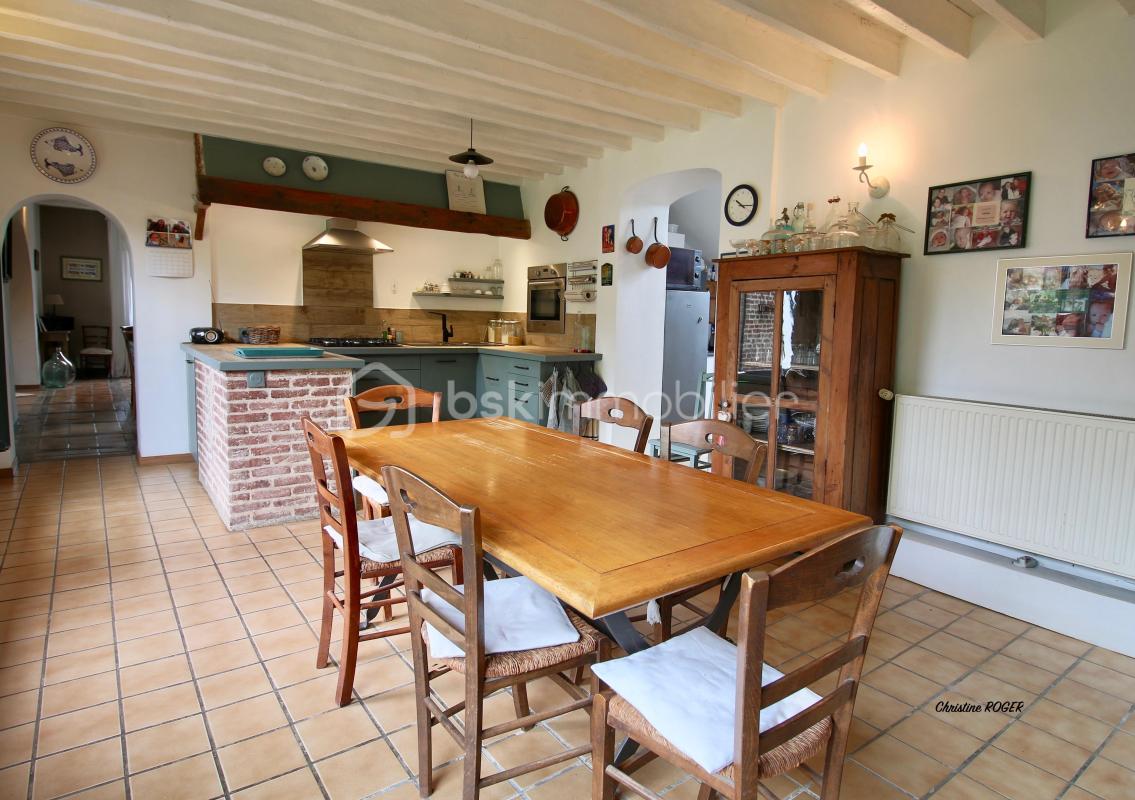Ferme au carré de caractère avec habitation familiale, revenus locatifs et dépendances – Parcelle de 7 848 m²