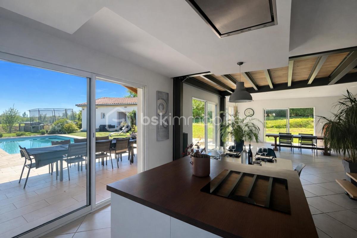 EXCLUSIVITÉ – VILLA D’ARCHITECTE DE PLAIN-PIED – 210 m² – UN ART DE VIVRE ENTRE LUMIÈRE, VOLUMES & ÉLÉGANCE
