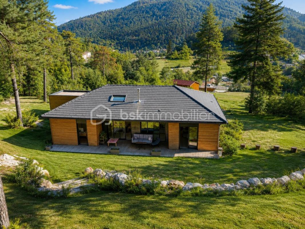 ANNOT – Maison contemporaine d'exception au cœur d'un écrin de nature