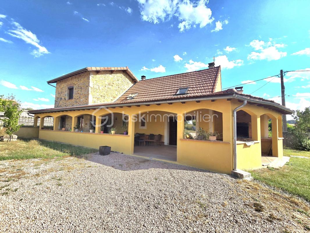 Maison de caractère 150 m² + dépendances – Parcelle 2 072 m² – Brugheas (03)