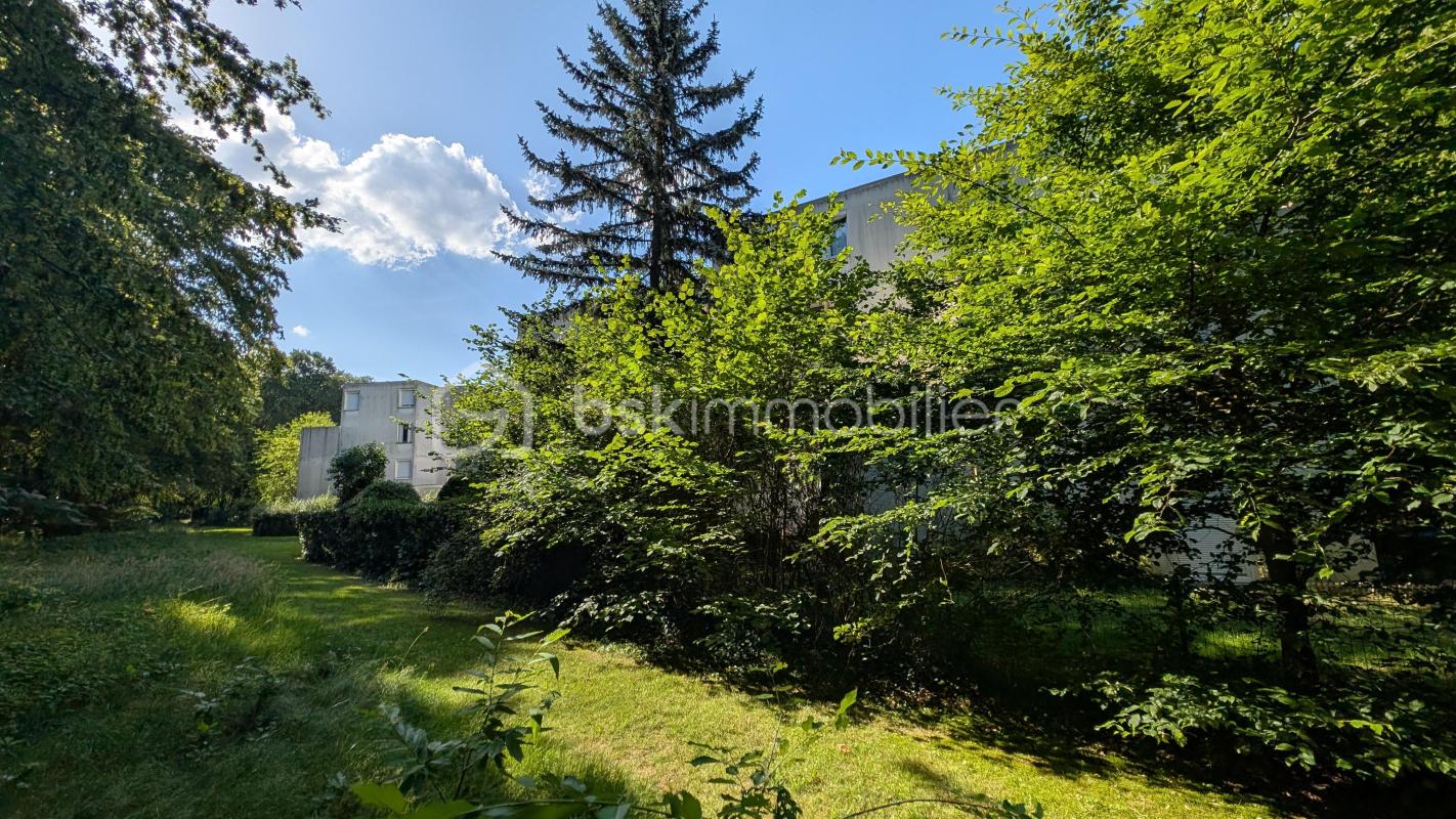 Rare : NOISIEL : Appartement avec balcons, terrasse et garage individuel