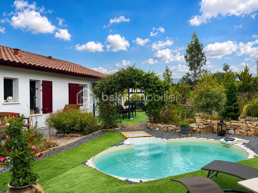 Maison récente 2021 – DPE A – Piscine – Vue montagnes – 15 min d'Hasparren