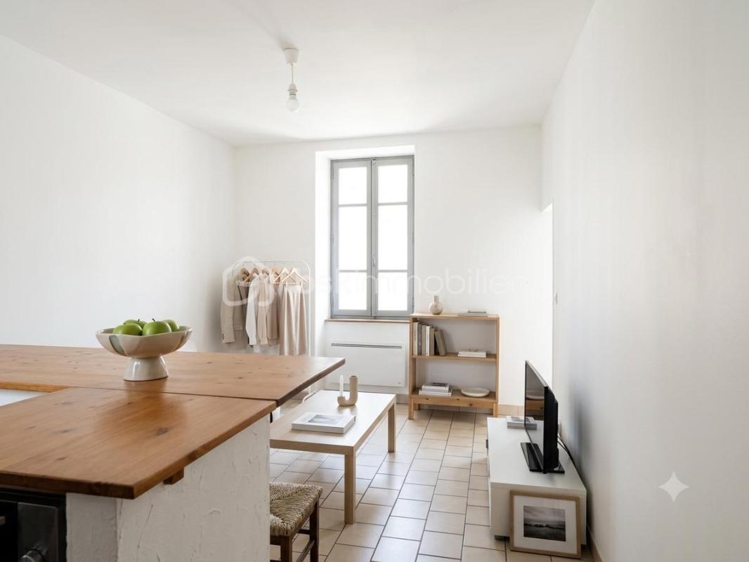 STUDIO — Montereau-Fault-Yonne