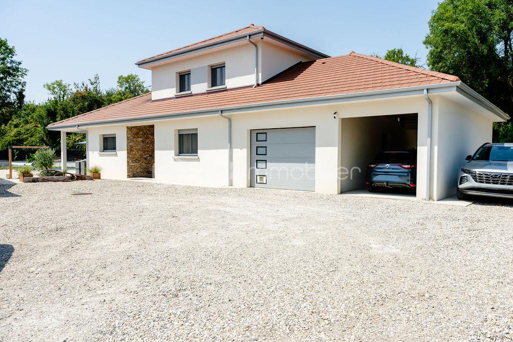 Superbe Maison Familiale de 149m² sur 961m² de Terrain avec Piscine !