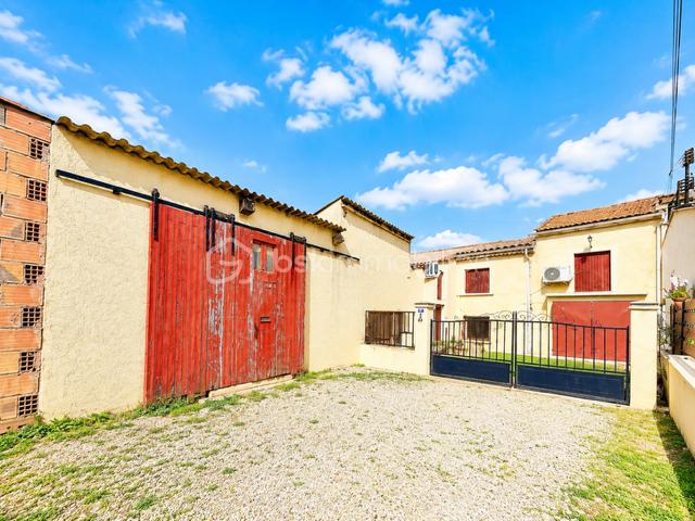 MAISON DE VILLAGE - ATELIER - GARAGE - COUR