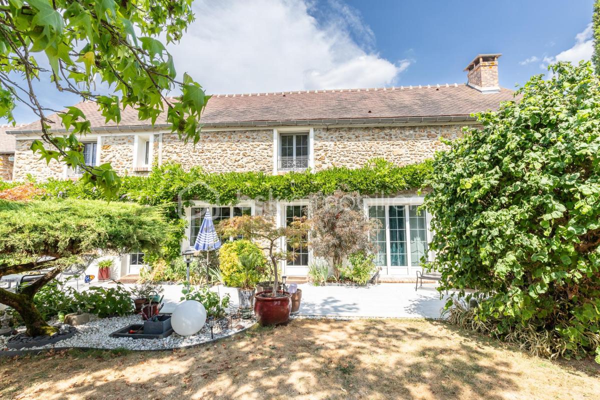 Maison de caractère, au charme fou et un potentiel exceptionnel