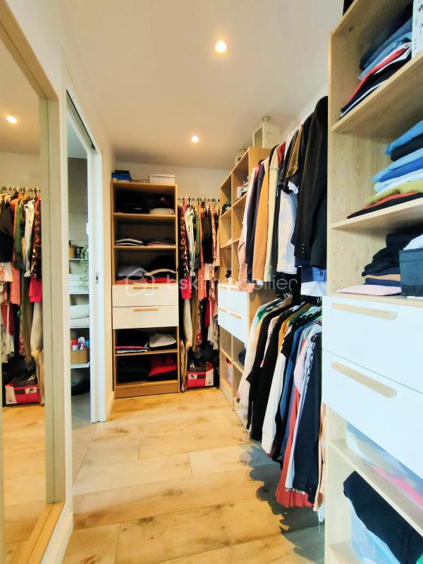 MAGNIFIQUE MAISON INDIVIDUELLE CUBIQUE DE PLAIN-PIED / LUMINEUSE / 4 CHAMBRES / SUITE PARENTALE / PATIO / JARDIN / CARPORT / GARAGE / TOP SECTEUR