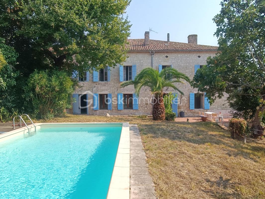 Maison Bourgeoise avec jardin, piscine, garage et vues panoramiques sur les vallons gersois !
