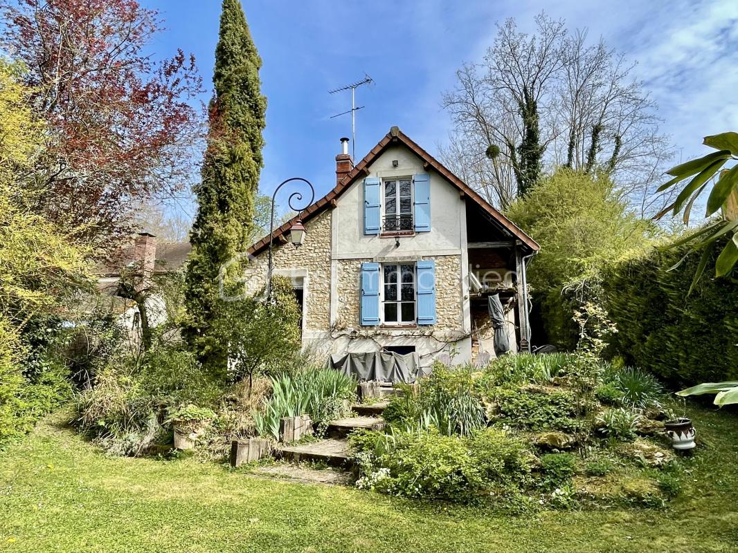 Charme de la meulière et confort contemporain à Rubelles
