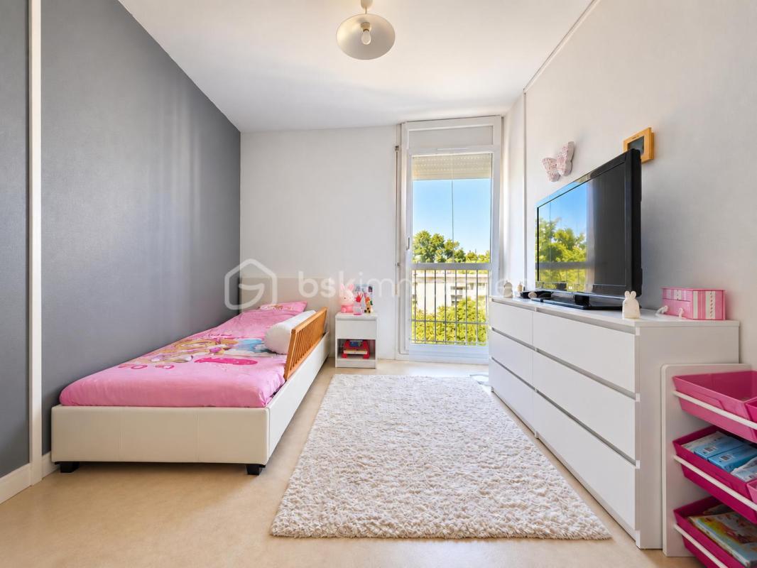 AVON – BUTTE-MONTCEAU – T3 LUMINEUX AVEC BALCON, PARKING ET CAVE