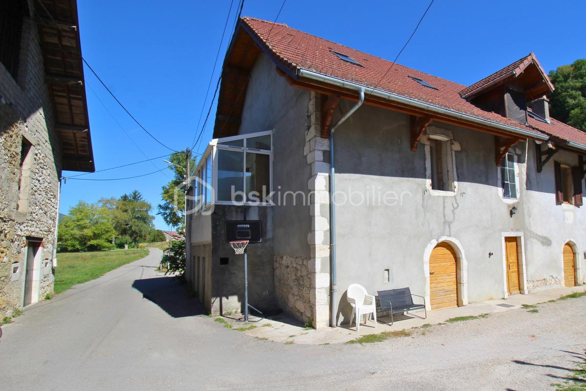 Maison atypique avec studio indépendant et 50 m² de combles a terminer