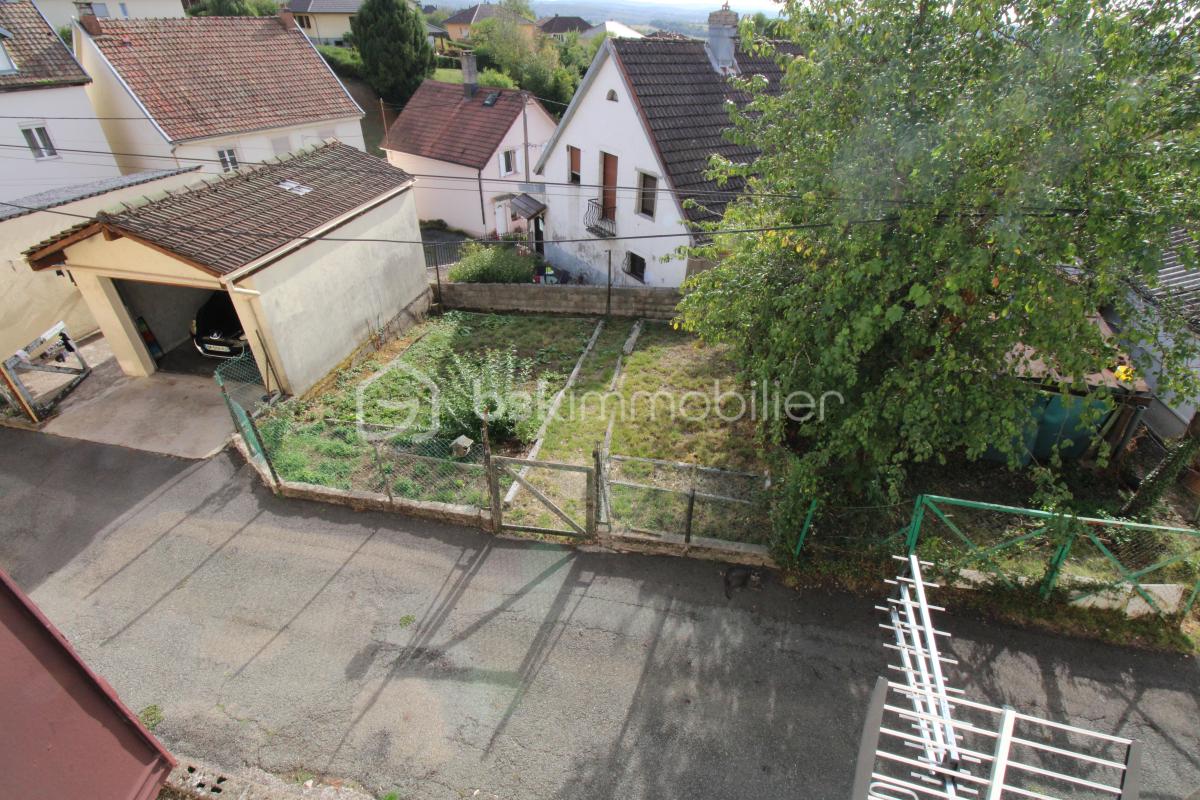 Maison mitoyenne de 122 M2 à Beaucourt, avec garage et jardin