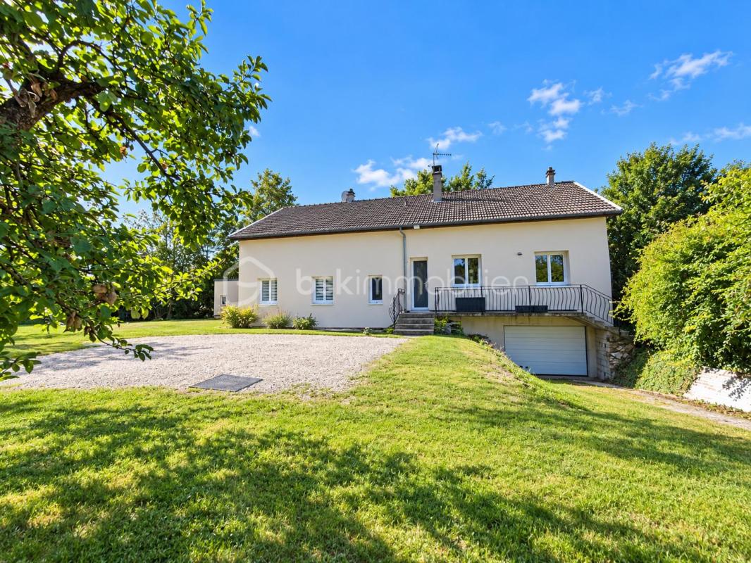 Maison familiale avec beaux volumes