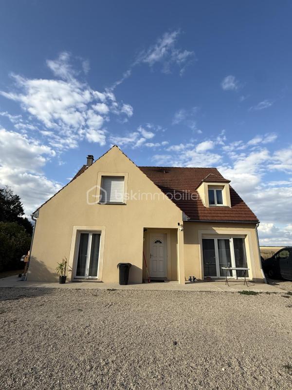 Maison familiale de 156 m² au calme à Égreville
