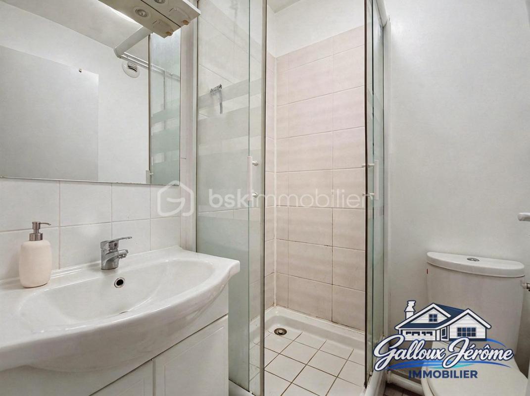 STUDIO 24,34 M² – CENTRE-VILLE DE GOUSSAINVILLE – STATIONNEMENT PRIVATIF SÉCURISÉ