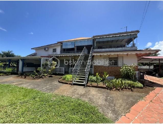 Immeuble 320m² — Lamentin