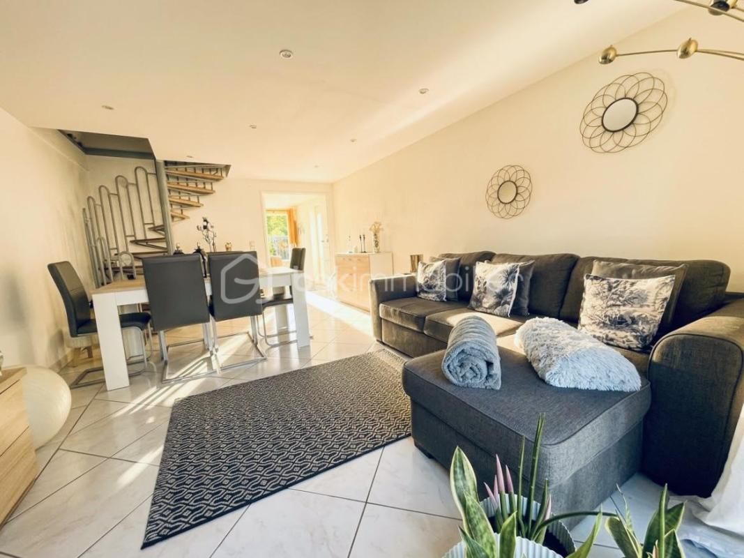 Retour à la Vente ! Maison 5 pièces 100 m² clé en main avec 4 chambres RER E à pied