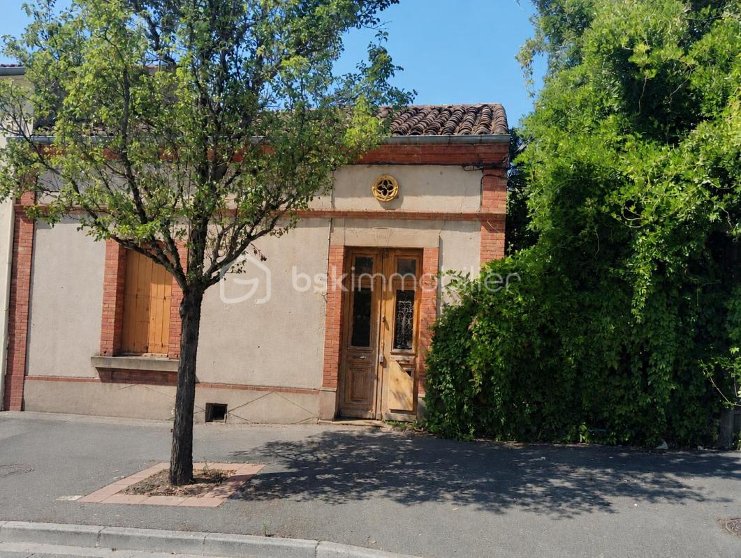 Maison de ville avec jardin, gros travaux à prévoir