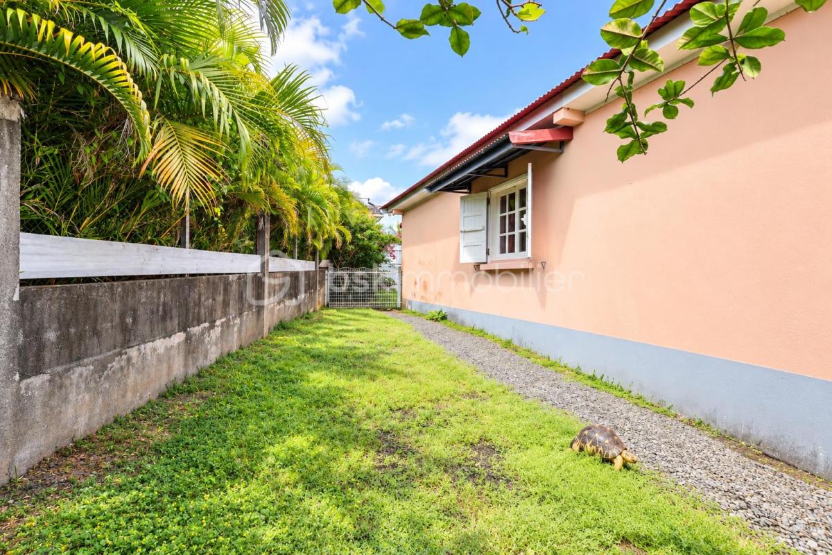 SAINT-ANNE -MAISON F4 de plein-pied avec mobiliers mesure